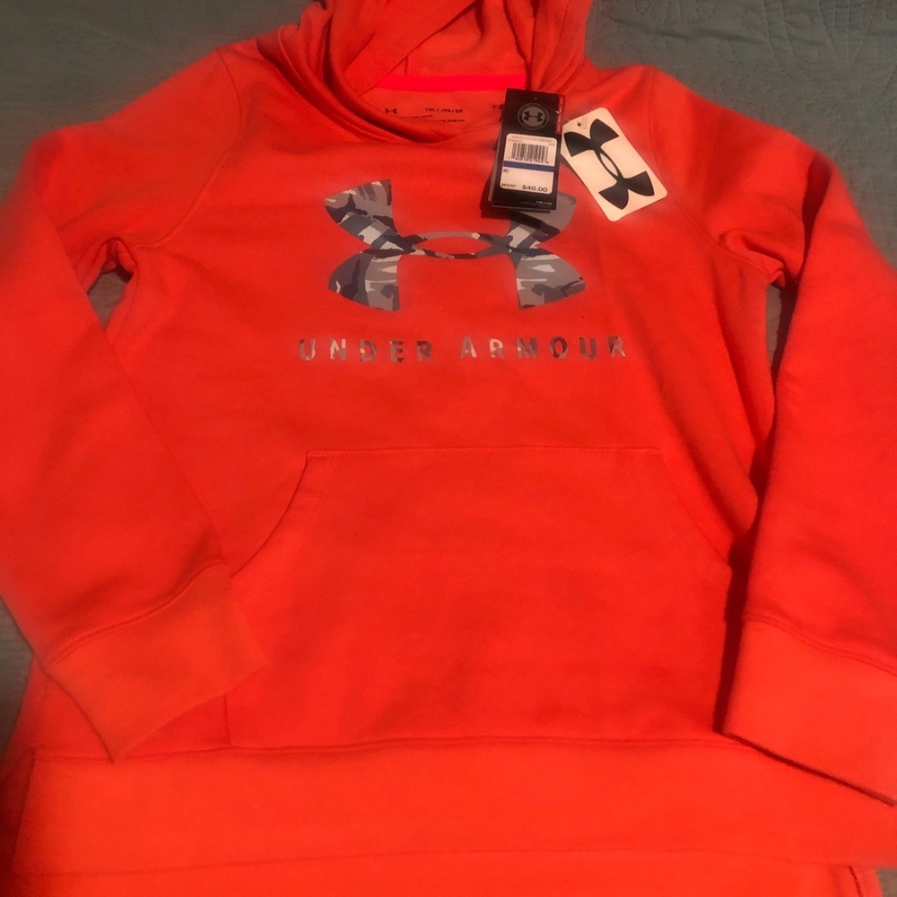 NWT Undee Armour sweat shirt